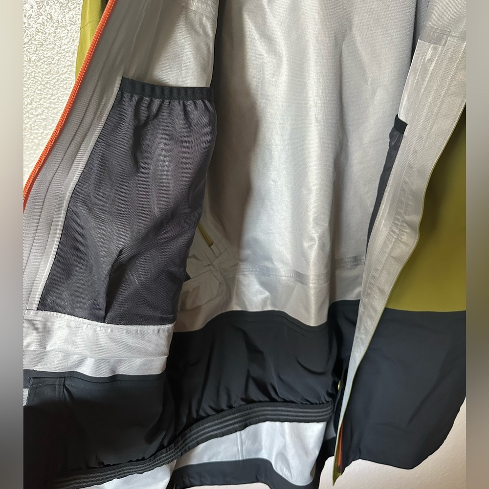 Marmot Gortex Ski Jacket - Picture 6 of 12